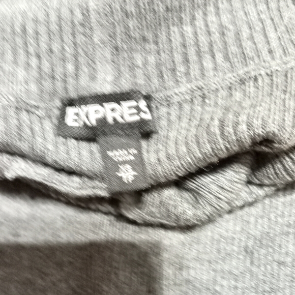 EUC turtle neck sweater. Express Brand. - Picture 2 of 3